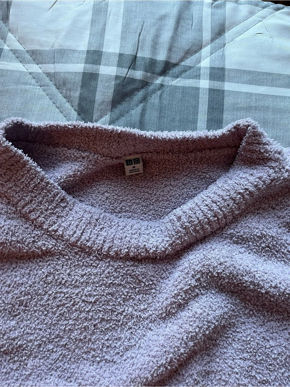 Uniqlo reposhing this